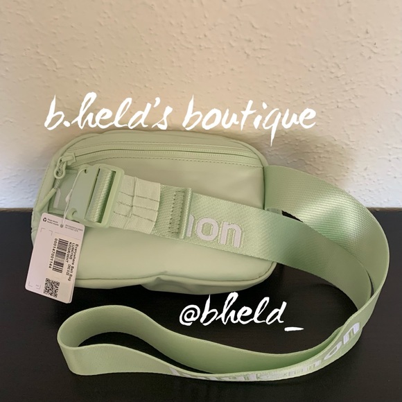 lululemon Everywhere Belt Bag in Kohlrabi Green/White Wordmark (1L) New NWT - Picture 5 of 16